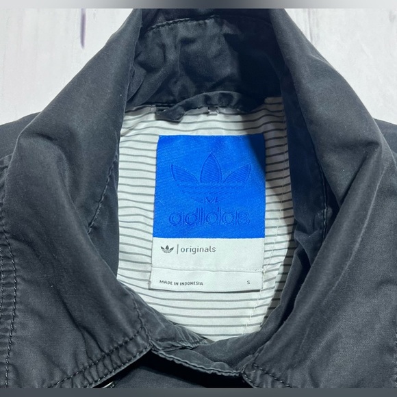 Adidas Originals Jacket - Picture 2 of 5